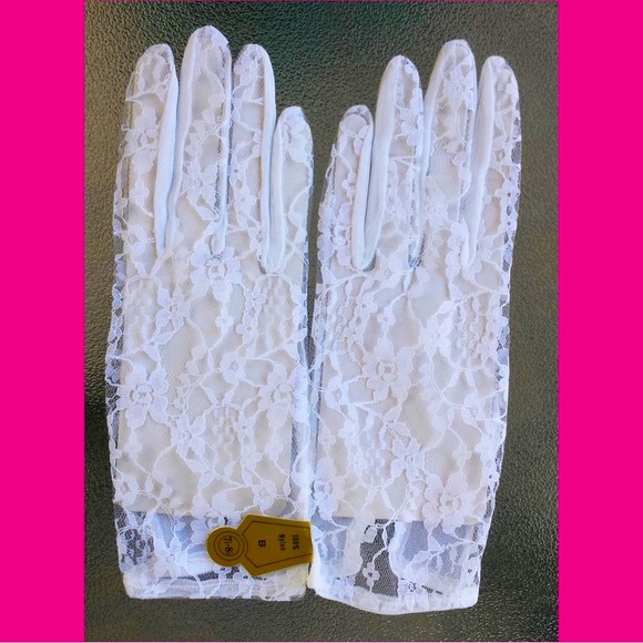 Vintage Accessories - Vintage MOD 60s 70s Ladies Glamorous White Sheer Chantilly Lace Nylon Gloves NIP
